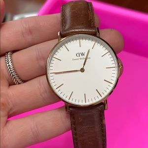 Daniel Wellington watch - brown strap